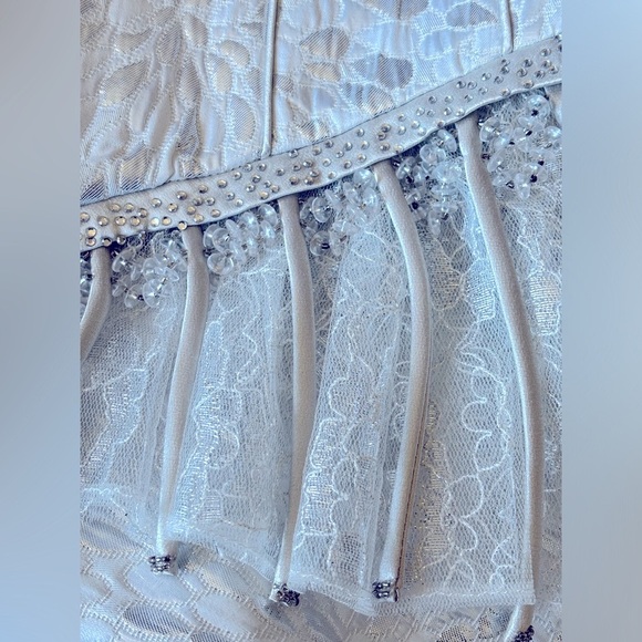 Promise NY Silver and White 2pc Skirt Suit w/Rhinestones, Beads & Lace, Size 14 - Picture 8 of 11